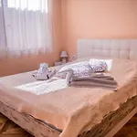 Two Bedroom Downtown Ivanovi Rum i privatbostad Varna