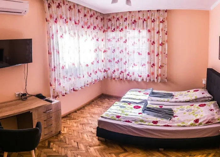 Two Bedroom Downtown Ivanovi Проживание в семье Варна